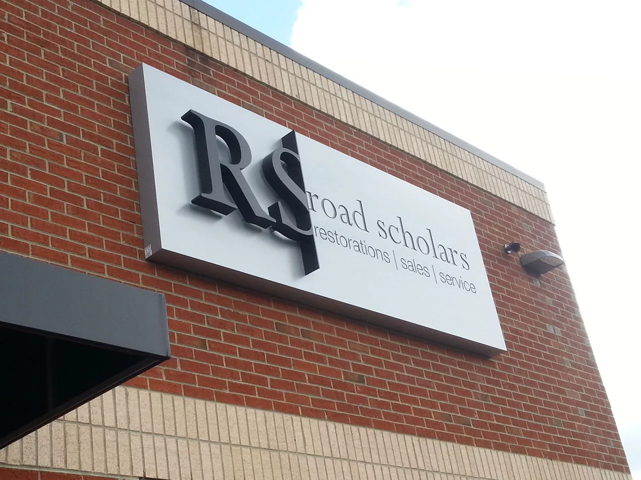 Sign company near me providing high-quality custom signage solutions